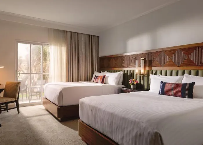 Deluxe Queen Room